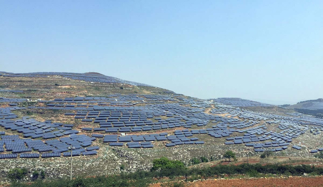 說光用光：建設光伏發(fā)電站，荒山變成“能源山”