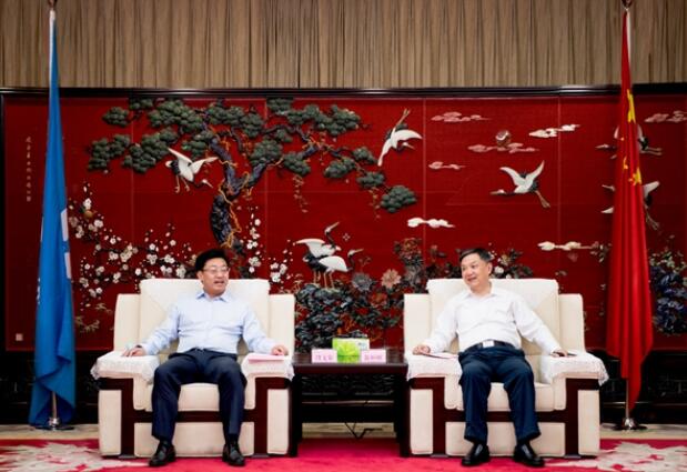 溫樞剛會(huì)見云南能投集團(tuán)黨委書記、董事長段文泉