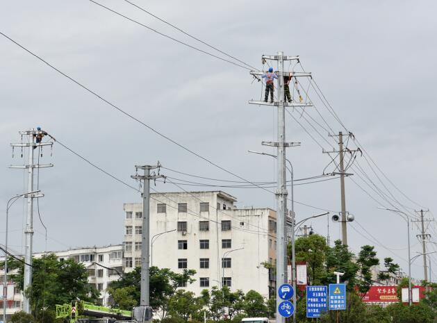 國網宿松縣供電公司：加緊造線路 備戰(zhàn)夏季和高中考用電