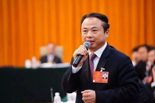 發(fā)展智慧型儲能電站 助力實(shí)現(xiàn)“碳達(dá)峰、碳中和”——訪全國人大代表、天能控股集團(tuán)董事長張?zhí)烊? /></a></div>
				<div   id=