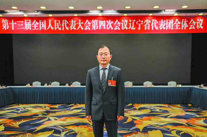 國人大代表 國網(wǎng)遼寧省電力有限公司董事長、黨委書記石玉東：加強能源互濟 促進(jìn)能源互聯(lián)
