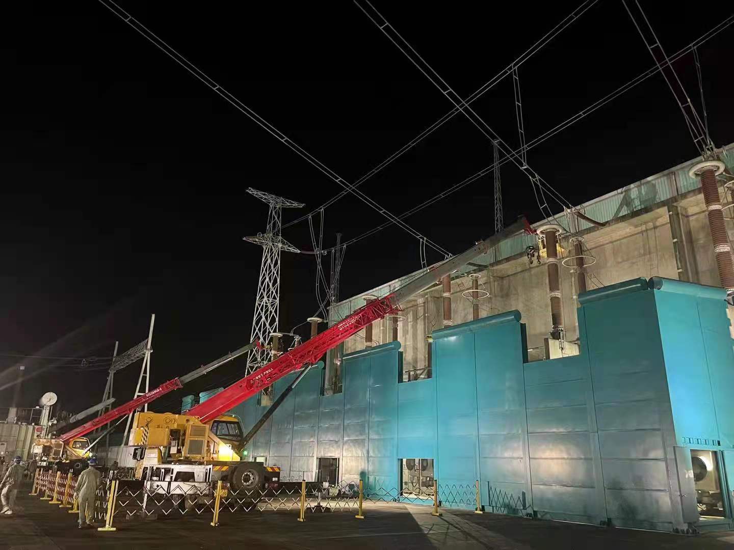 鄂電“鐵軍”：30個小時晝夜搶修作業(yè)，守護西電東送電網大動脈