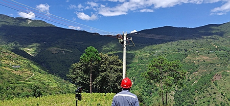 鳳慶供電局新華供電所供電火力全開，助力當?shù)乜緹煯a(chǎn)業(yè) 穩(wěn)定發(fā)展