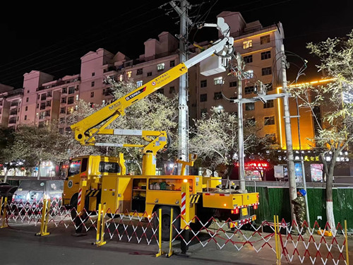 烏海電業(yè)局配電帶電作業(yè)處：堅守蒙電責任，勇戰(zhàn)寒潮