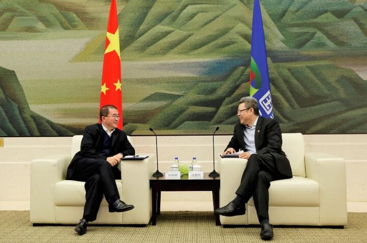 錢智民會(huì)見中國燃?xì)舛戮种飨?、總裁劉明輝