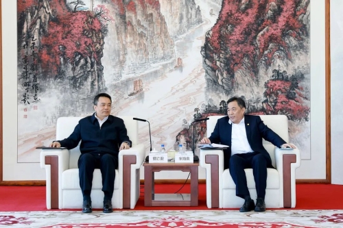 宋海良孫洪水與哈電集團(tuán)董事長(zhǎng)曹志安、總經(jīng)理吳偉章會(huì)談