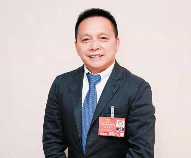 【兩會】以優(yōu)質(zhì)高效的供電服務(wù)助力經(jīng)濟(jì)社會發(fā)展——訪全國人大代表、鹽津鋪?zhàn)邮称饭煞萦邢薰径麻L張學(xué)武