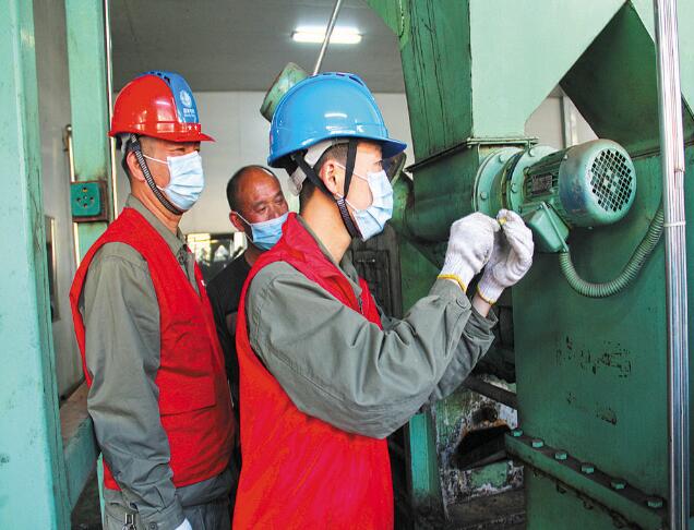 湖北咸寧供電公司：強化責(zé)任擔(dān)當 建功提質(zhì)增效
