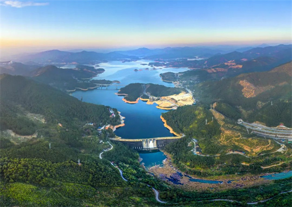 華電福建公司不負(fù)春光趕秋實(shí)，“雙碳”路上奮楫行