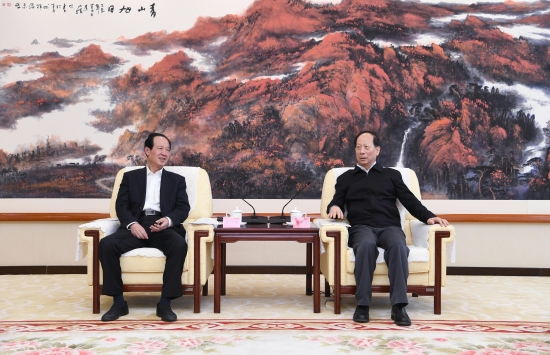 丁焰章拜會內(nèi)蒙古自治區(qū)黨委書記、人大常委會主任石泰峰
