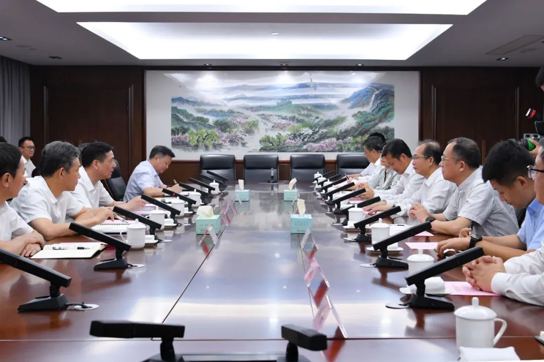 江毅拜會(huì)陳浩、南存輝并調(diào)研駐浙企業(yè)