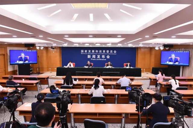 發(fā)改委：我國新能源產業(yè)全球領先，為全球市場提供超過70%的光伏組件
