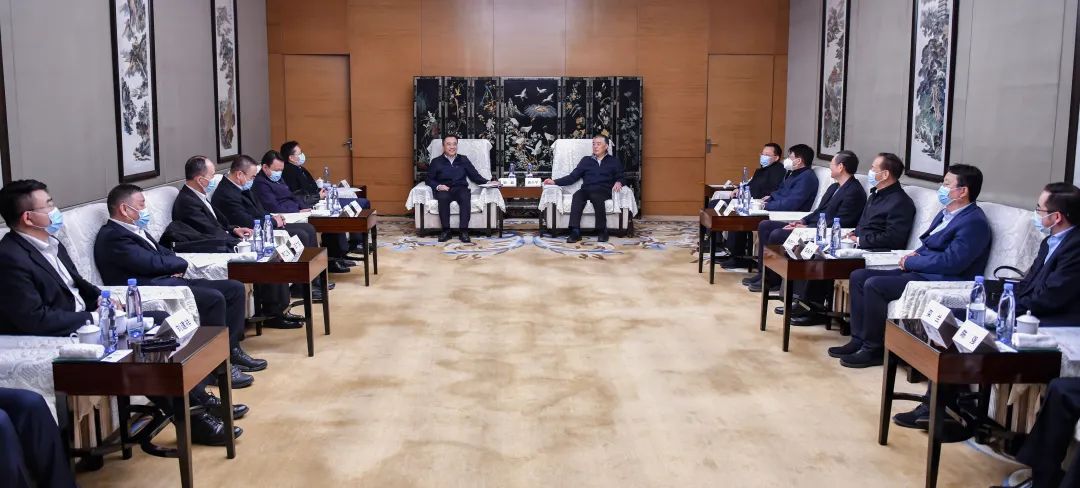 大唐集團(tuán)黨組書記、董事長鄒磊與陜投集團(tuán)董事長袁小寧、總經(jīng)理趙軍會談