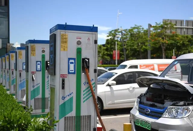 中國電動車企駛?cè)肴毡尽八{(lán)?！笔袌? width=