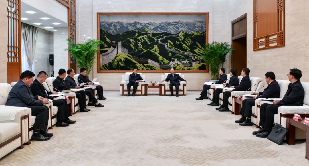 大唐集團黨組書記、董事長鄒磊與青海省海南州委書記呂剛、州長尕瑪朋措會談