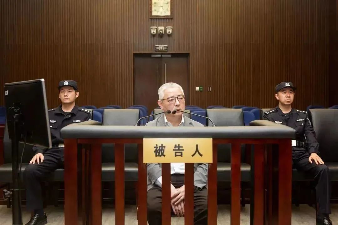 被控受賄1.56億，原上海電氣集團股份有限公司總裁、董事長鄭建華受審