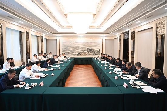 華能集團(tuán)溫樞剛、鄧建玲拜會(huì)遼寧省委書(shū)記郝鵬