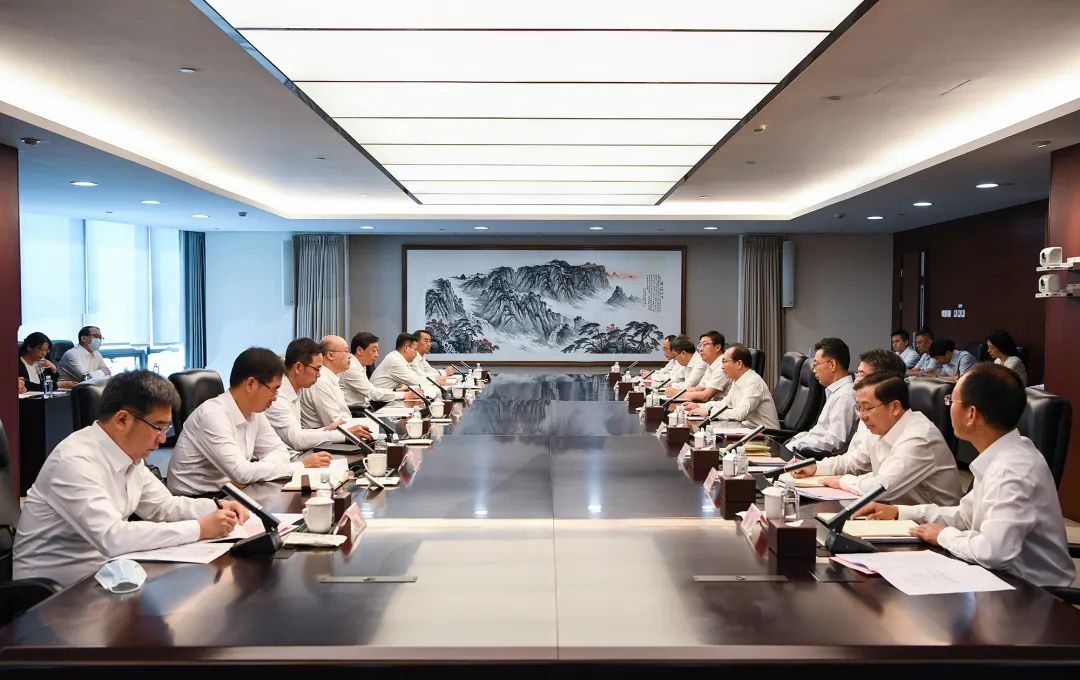 華電集團黨組書記、董事長江毅與河北省委副書記、省長王正譜舉行會談