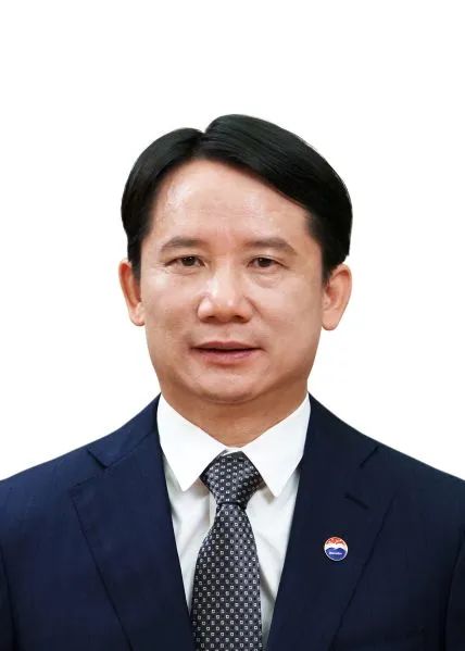 曾任貴州省能源局黨組書記、局長 丁雄軍當選中國貴州茅臺酒廠(集團)黨委書記