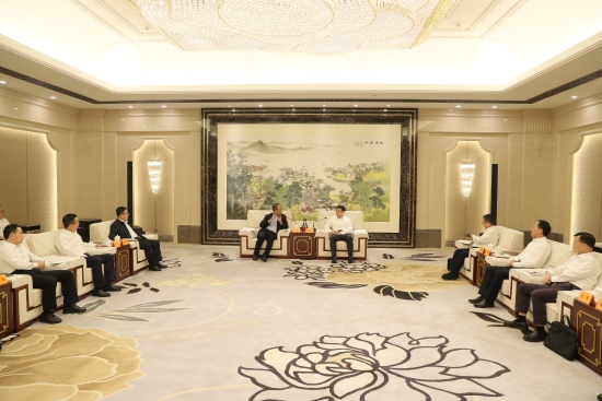 中國電建黨委副書記、總經(jīng)理王斌與江蘇省委常委、蘇州市委書記曹路寶舉行會談