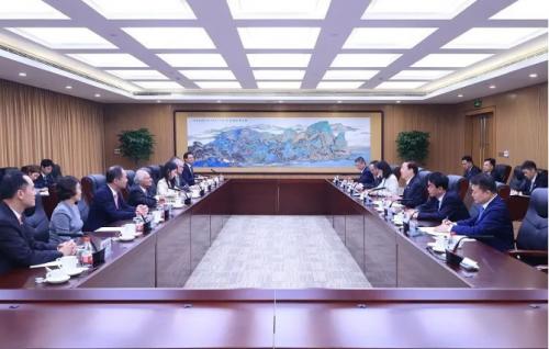 國(guó)家電網(wǎng)與香港中電集團(tuán)推動(dòng)清潔能源開發(fā)利用、促進(jìn)新能源發(fā)展等方面深化合作