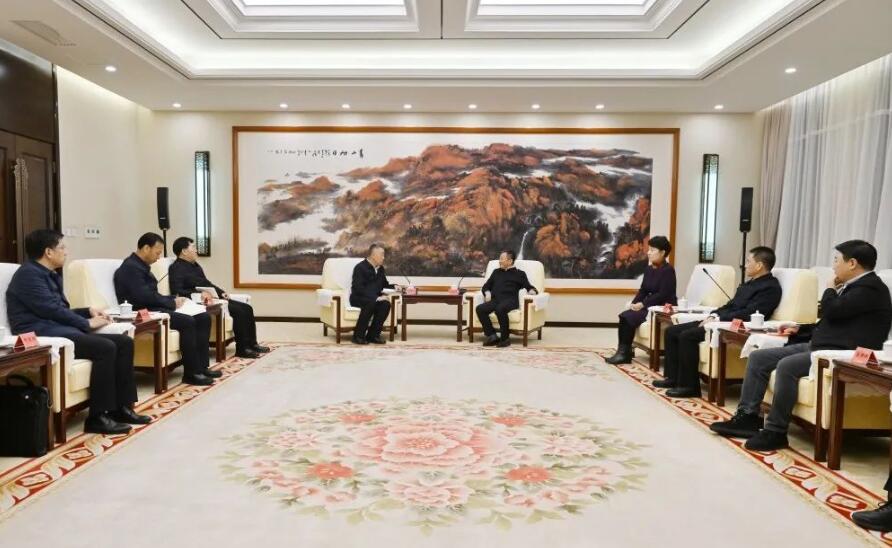 三峽集團董事長、黨組書記雷鳴山拜會內(nèi)蒙古自治區(qū)黨委書記孫紹騁、自治區(qū)主席王莉霞