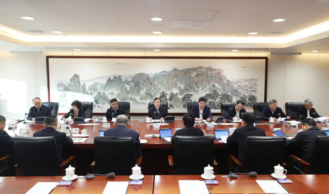 國家電網(wǎng)公司領(lǐng)導班子和專職助理、總師、副總師2024年調(diào)研座談會召開
