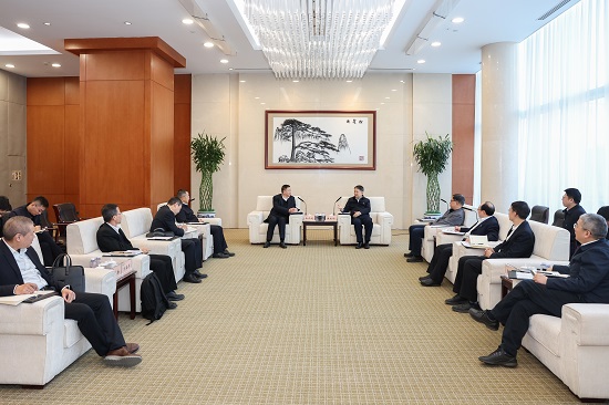 溫樞剛鄧建玲會(huì)見中廣核集團(tuán)董事長(zhǎng)楊長(zhǎng)利、總經(jīng)理高立剛