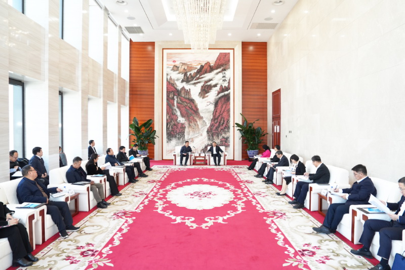 中國能建黨委書記、董事長(zhǎng)宋海良與北京市朝陽區(qū)區(qū)長(zhǎng)吳小杰會(huì)談