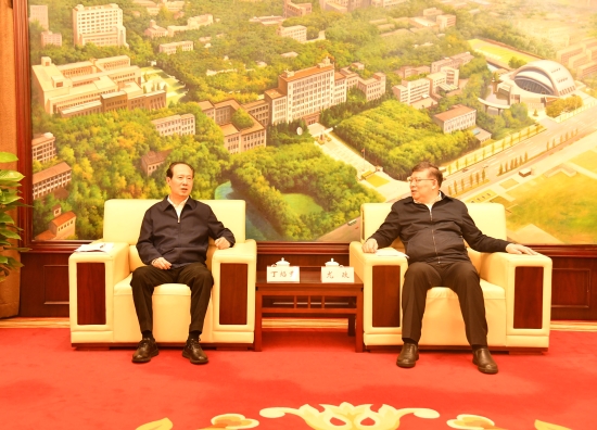 中國電建黨委書記、董事長丁焰章與華中科技大學(xué)校長尤政會(huì)談