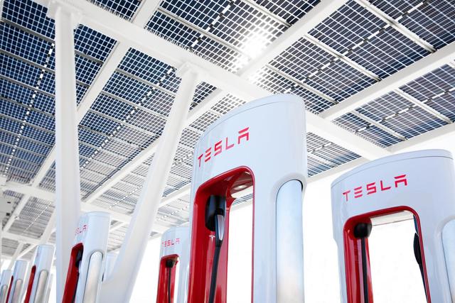 特斯拉將在佛羅里達州建全球最大超級充電站，提供超200個充電樁
