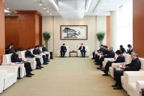 華能集團(tuán)董事長(zhǎng)溫樞剛、總經(jīng)理鄧建玲會(huì)見國家電網(wǎng)董事長(zhǎng)張智剛