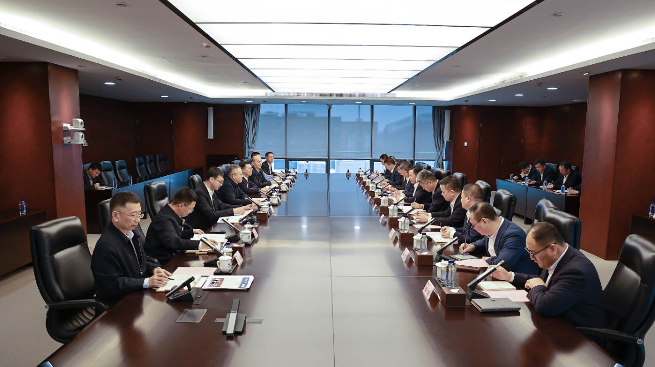 華電集團黨組副書記、總經(jīng)理葉向東會見特變電工黨委書記、董事長張新