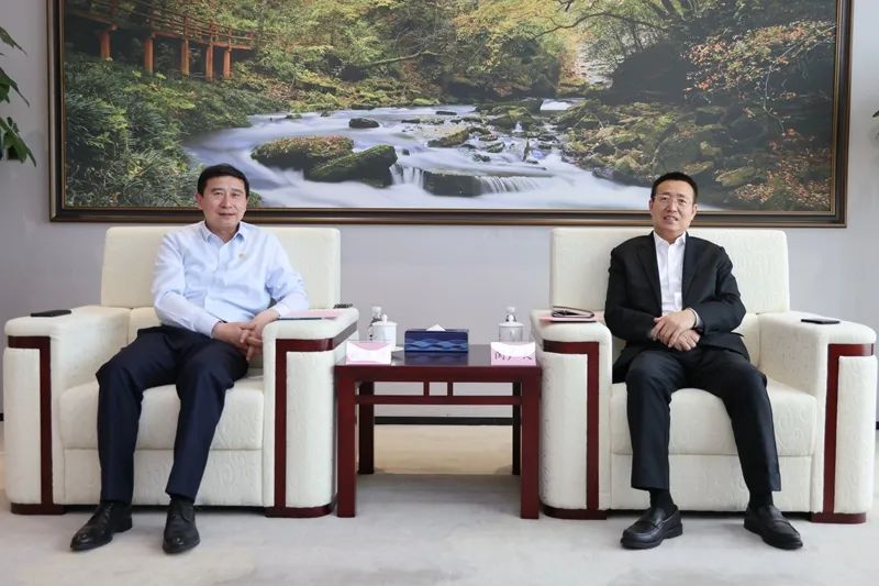 陜煤集團(tuán)黨委書記、董事長張文琪會(huì)見中鐵十八局集團(tuán)黨委書記、董事長閆廣天一行