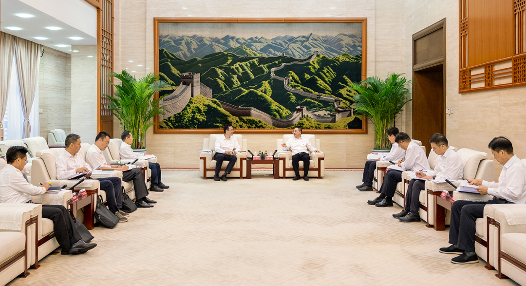 大唐集團有限公司黨組書記、董事長鄒磊與宜賓市委書記方存好會談