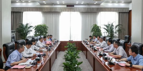 中核集團黨組書記、董事長余劍鋒會見山東大學黨委書記任友群一行