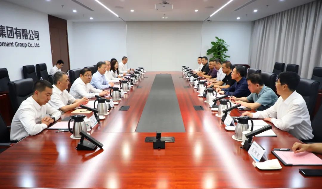 中國電氣裝備黨委書記、董事長李洪鳳會見陜西省人大常委會副主任、寶雞市委書記楊廣亭