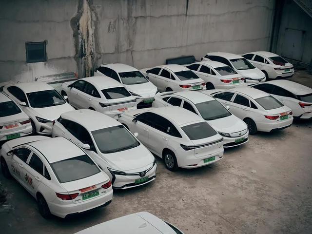 新能源網(wǎng)約車頻遭“拒保”，“一險難求”難在哪?