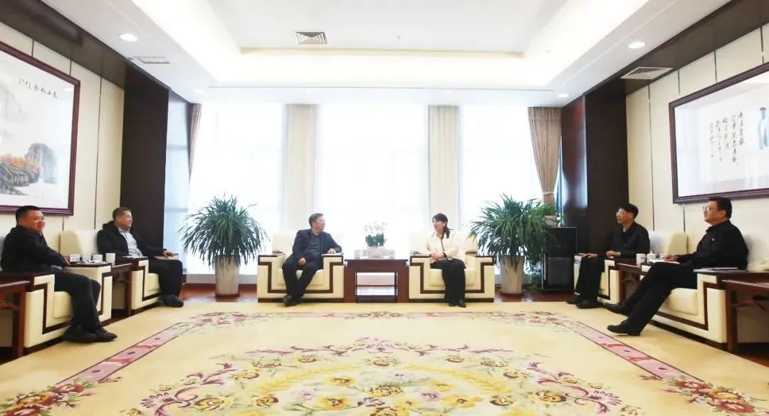 國家電投新疆公司與中國水電四局、中交集團(tuán)、運(yùn)達(dá)股份座談