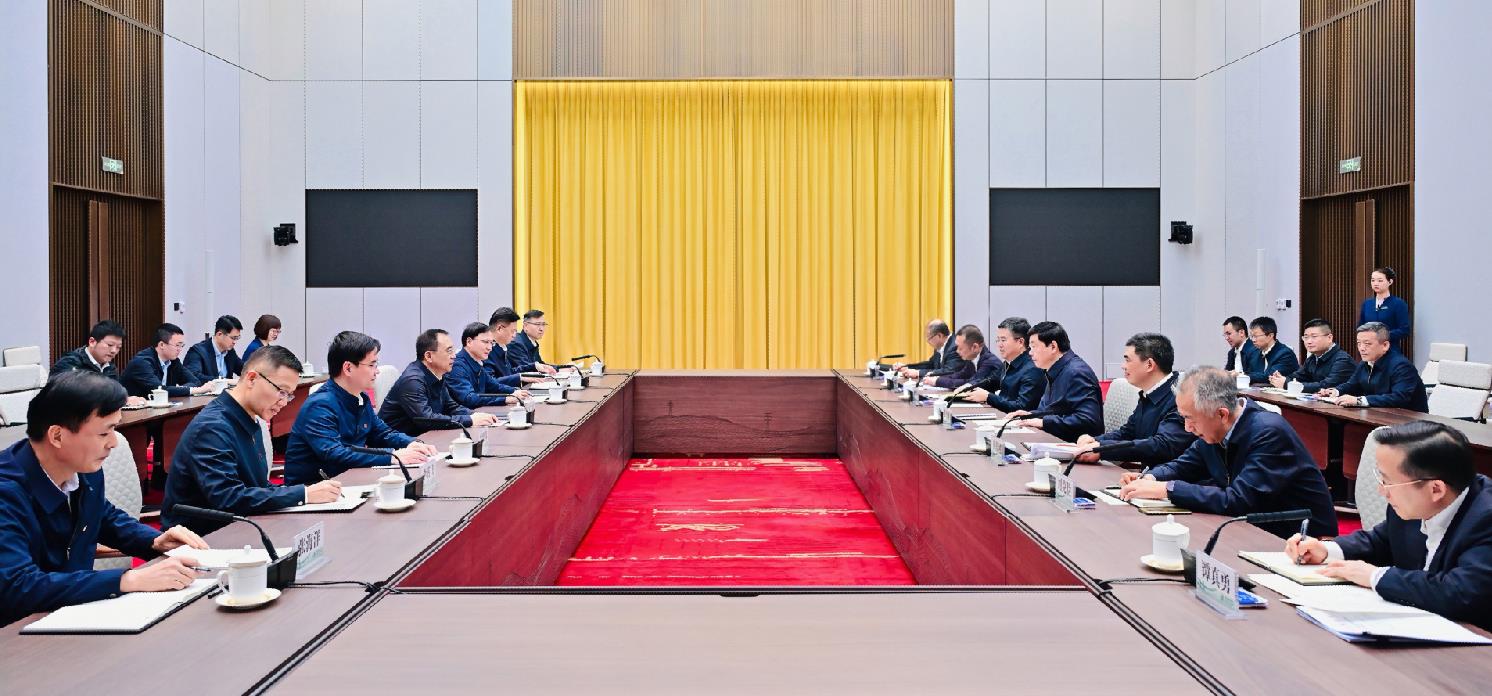 中國大唐集團董事長鄒磊、總經(jīng)理張傳江與國家電網(wǎng)董事長張智剛、總經(jīng)理龐驍剛會談