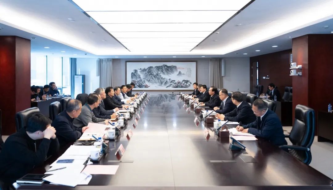 華電集團(tuán)董事長、黨組書記江毅與北京市政府黨組成員、副市長文獻(xiàn)舉行會談