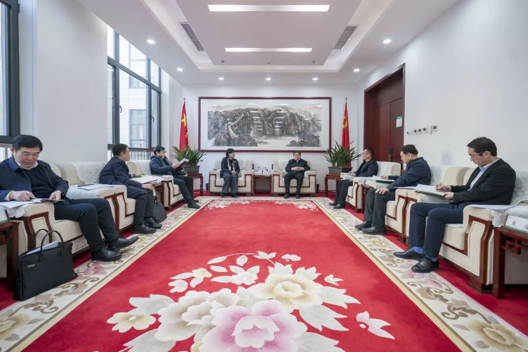 內(nèi)蒙古電力集團與包頭市政府、中國二冶集團、中國能建華北院和陜西院交流座談